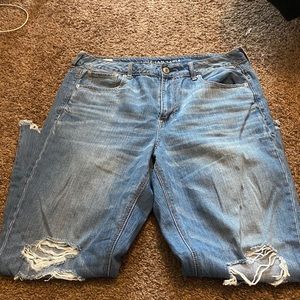 AEO BOYFRIEND JEANS